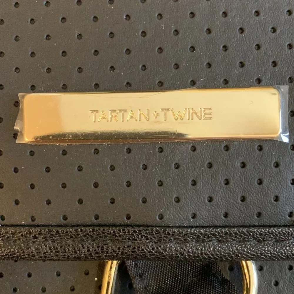 NWOT Tartan Twine travel cosmetics/hygiene case